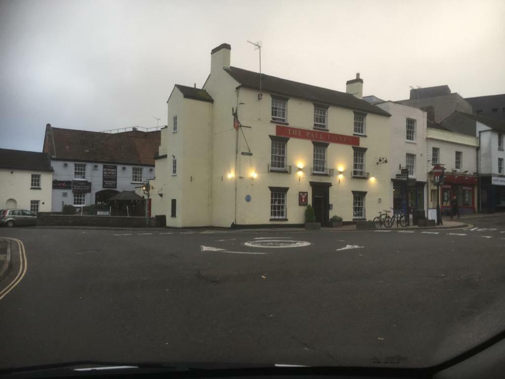 The Pall Tavern Hotel Yeovil Bagian luar foto