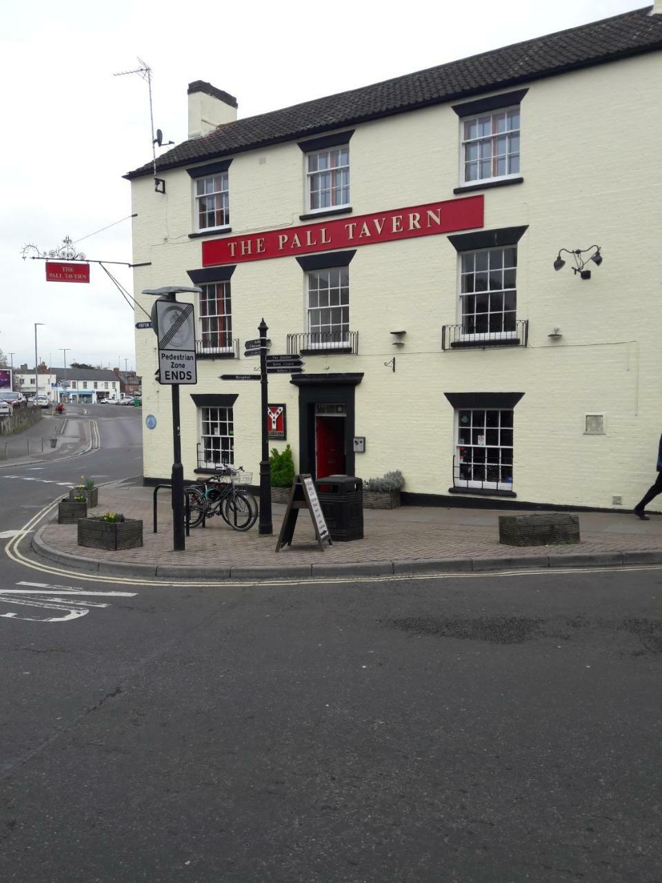 The Pall Tavern Hotel Yeovil Bagian luar foto